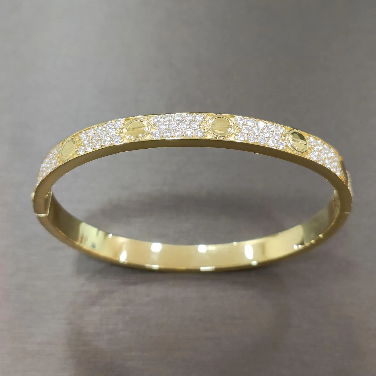 22k / 916 Gold C design Crystal Solid Bangle