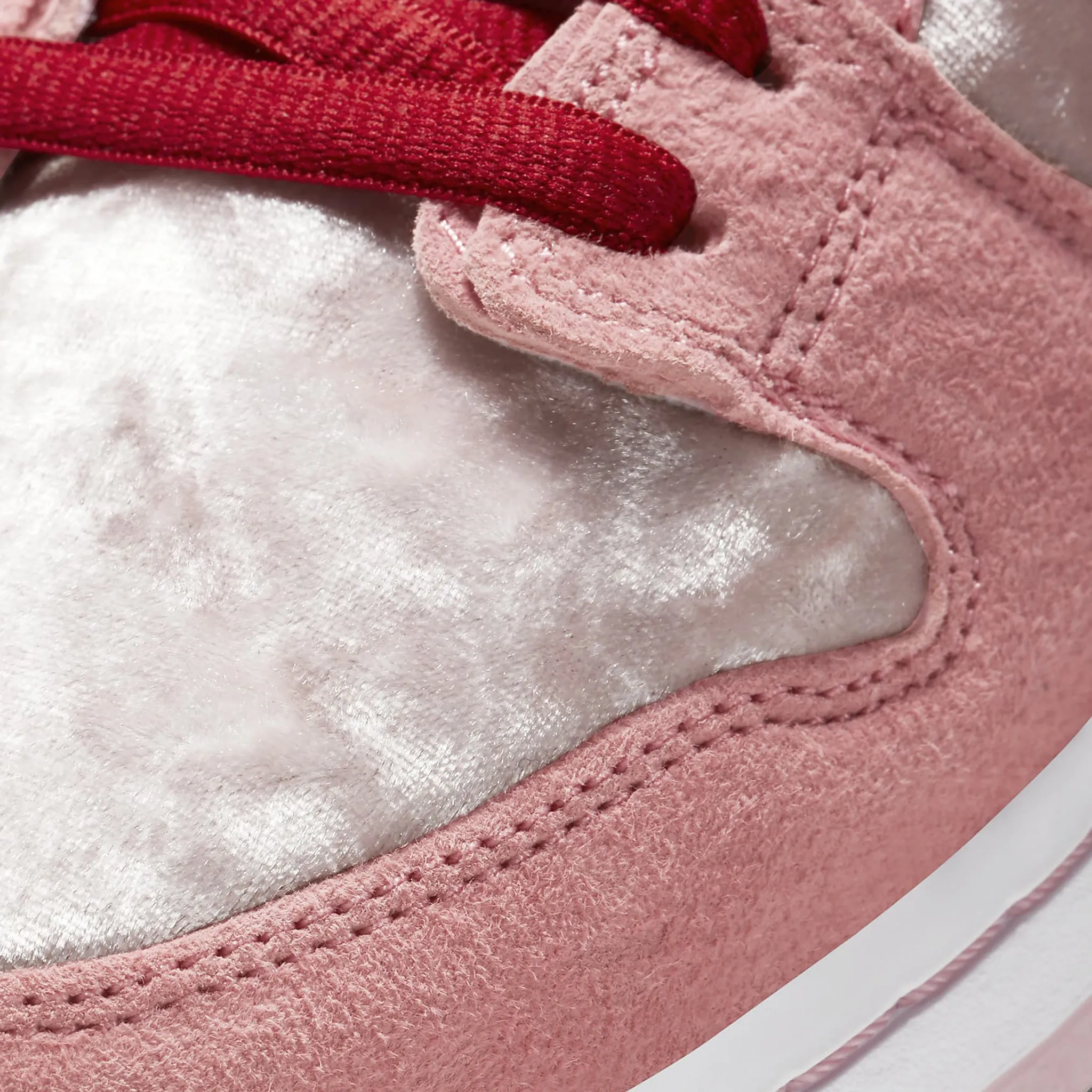 StrangeLove X Nike SB Dunk Low Valentine's Day