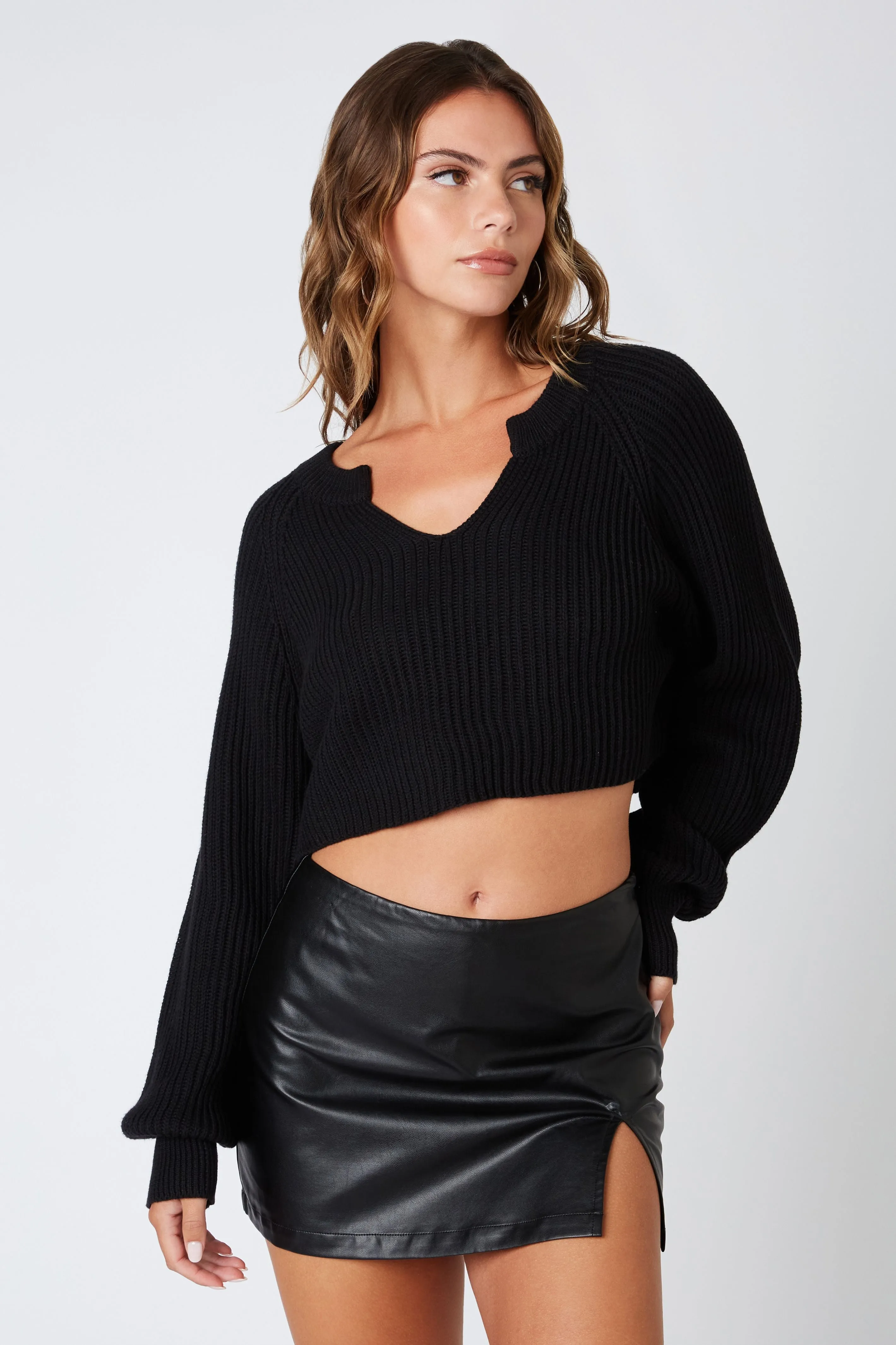 Winnie Lightweight V-Neck Sweater- Black